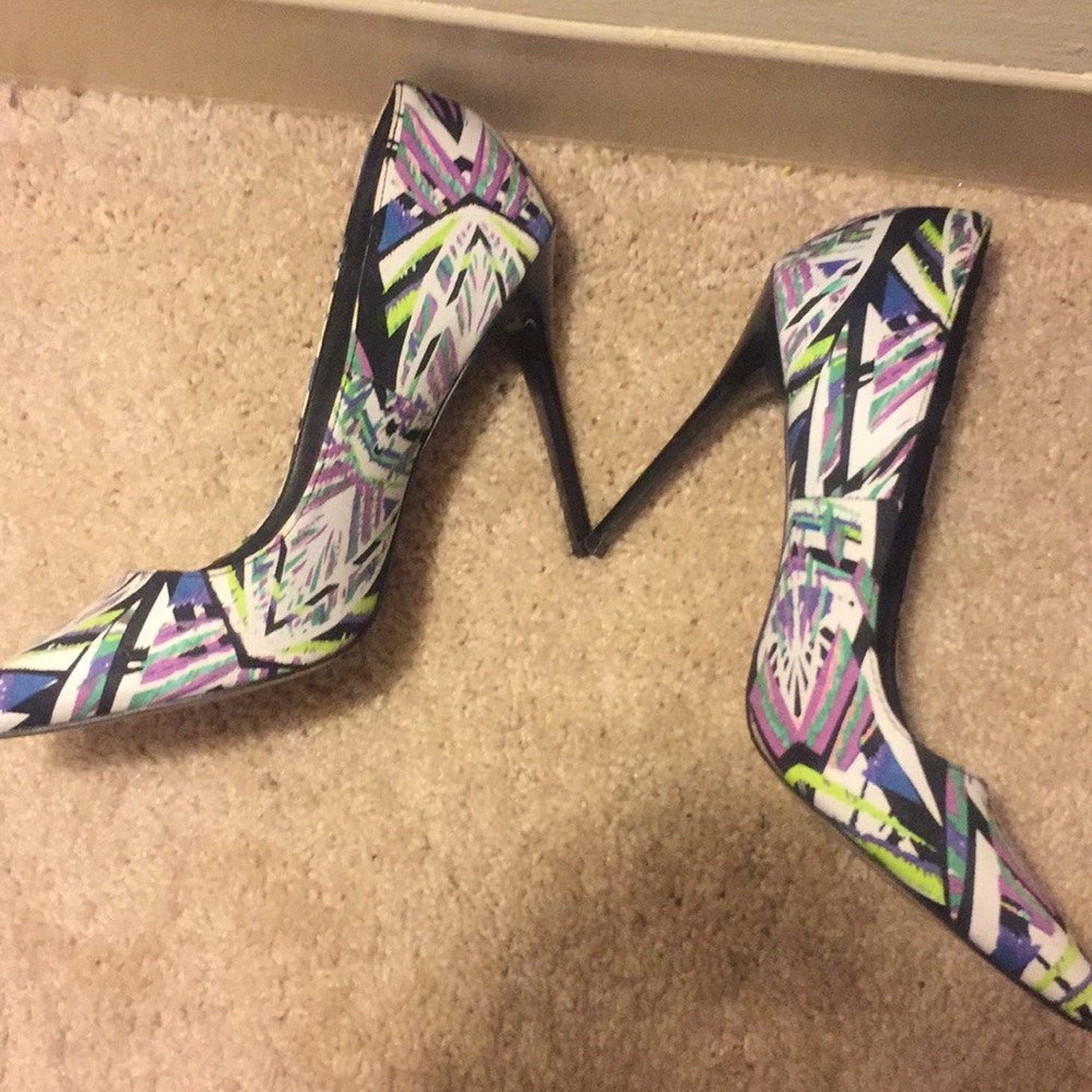 Beautiful splash paint pumps
